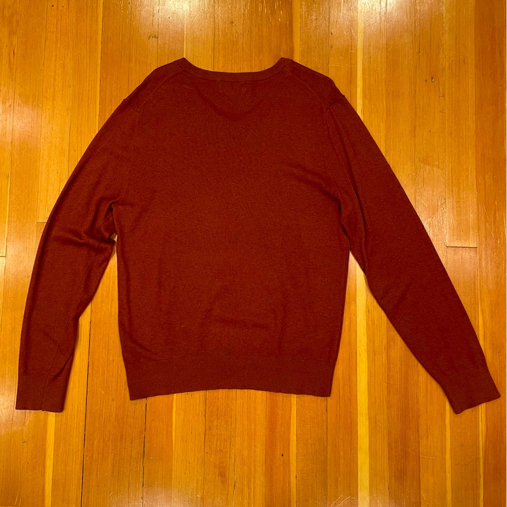 Banana Republic Men’s Maroon V Neck Sweater - Picture 2 of 5